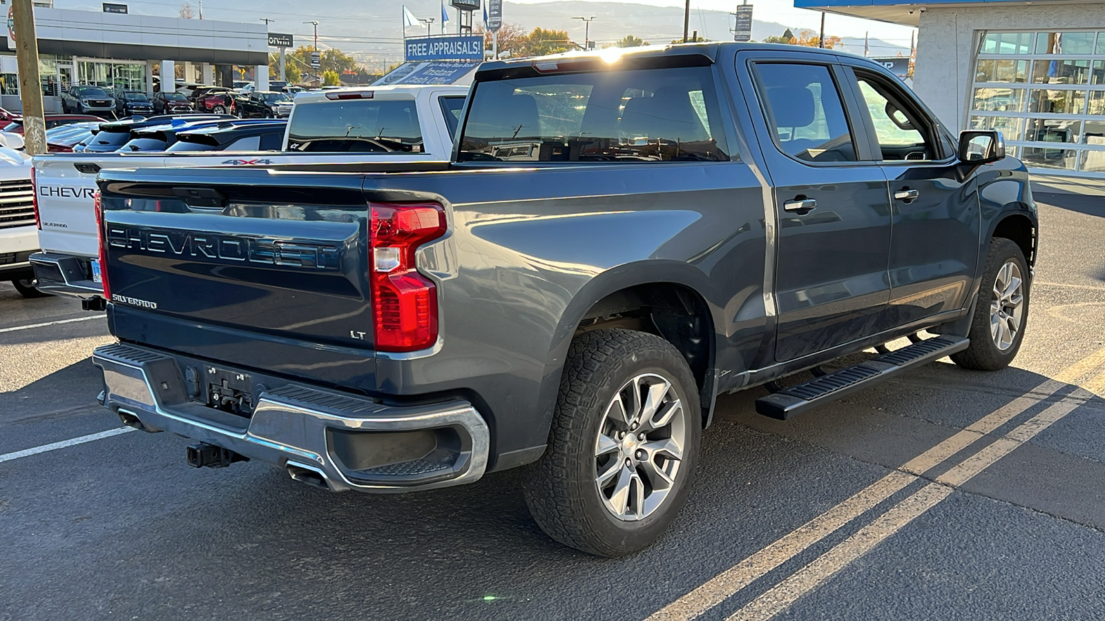 2021 Chevrolet Silverado 1500 LT 3