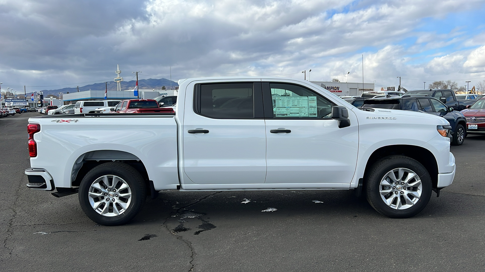 2025 Chevrolet Silverado 1500 Custom 4