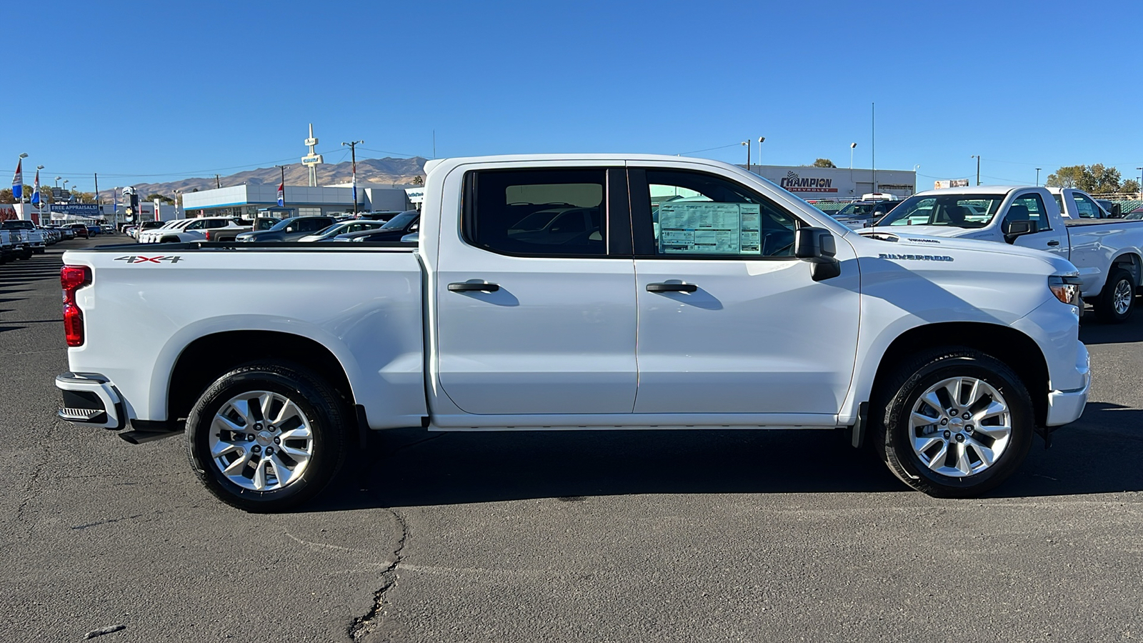 2025 Chevrolet Silverado 1500 Custom 4