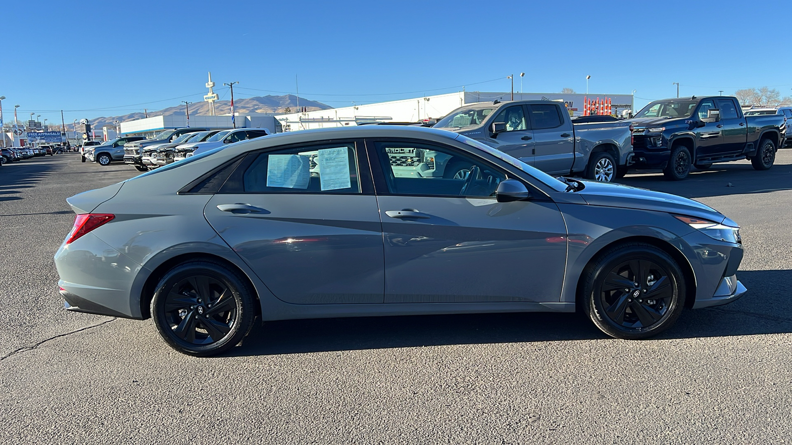 2022 Hyundai Elantra Hybrid Blue 4