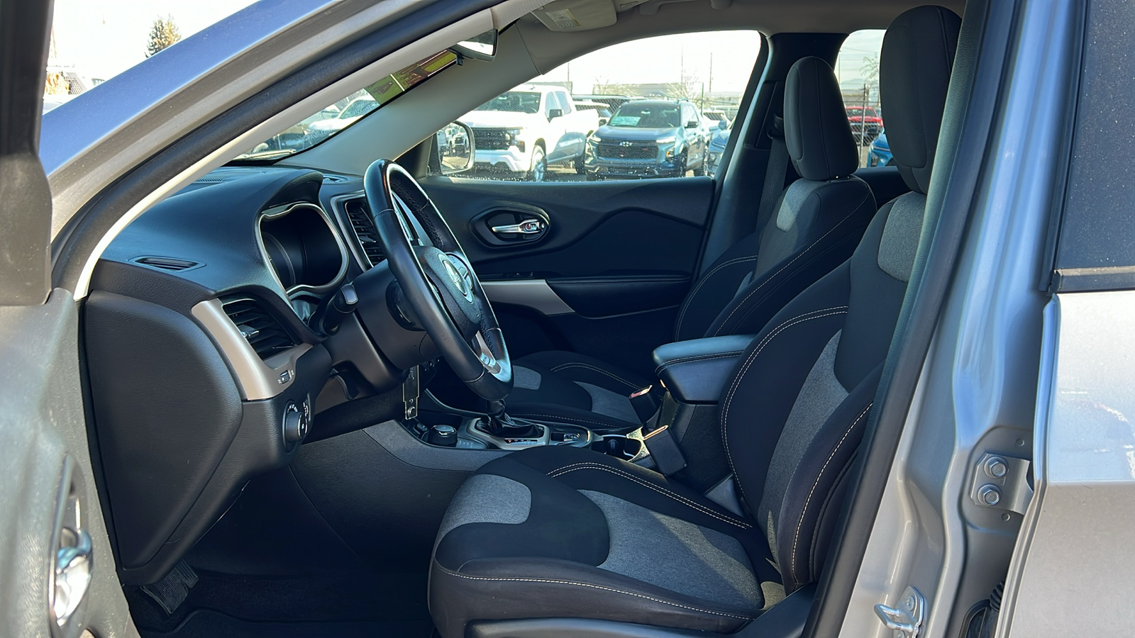 2018 Jeep Cherokee Latitude 27