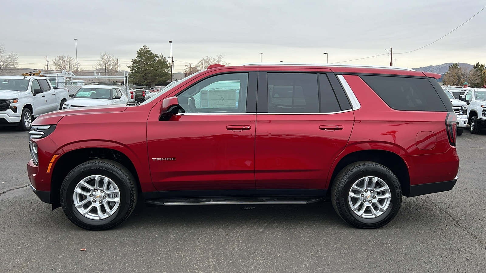 2025 Chevrolet Tahoe LS 8