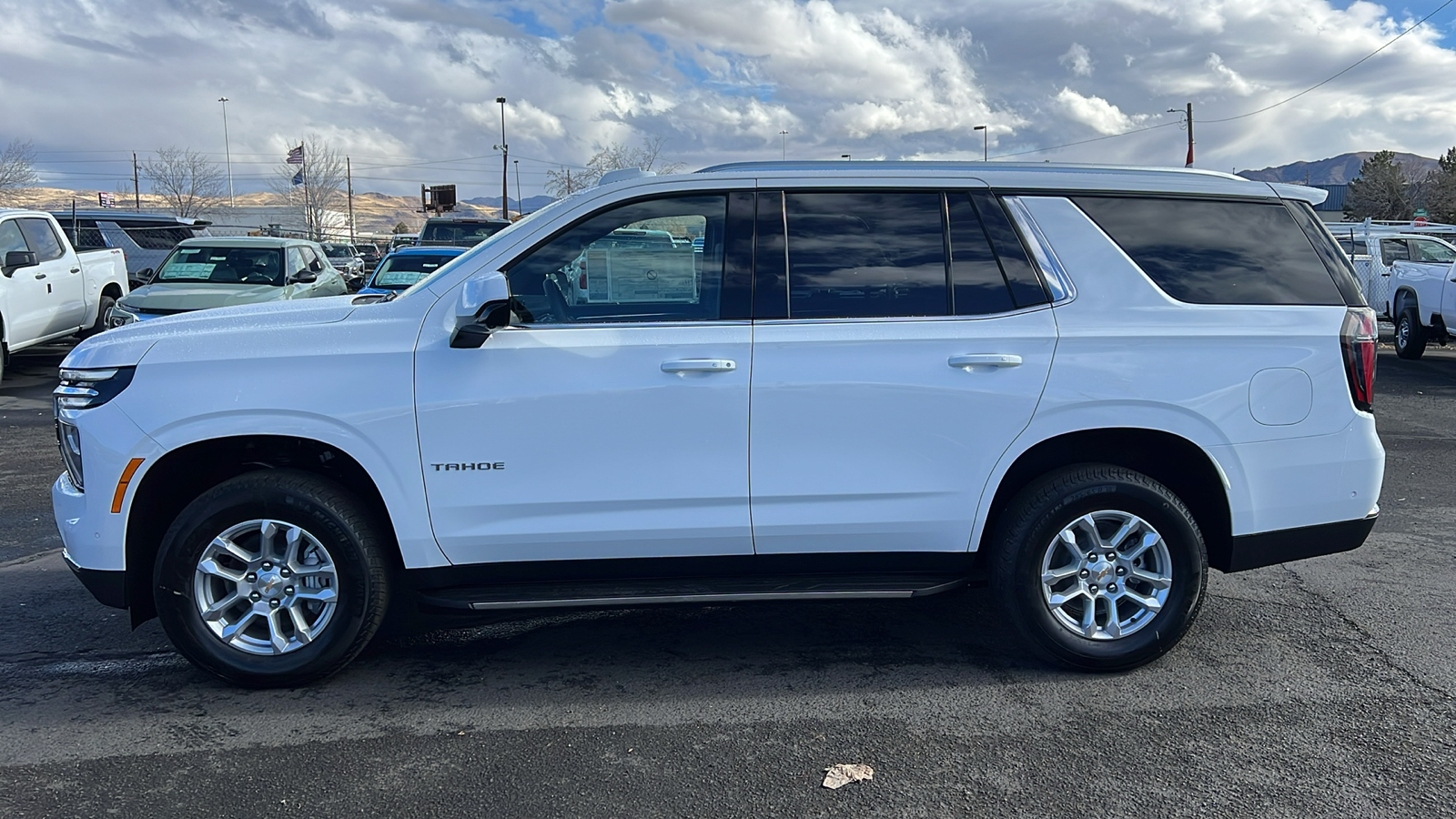 2025 Chevrolet Tahoe LS 8