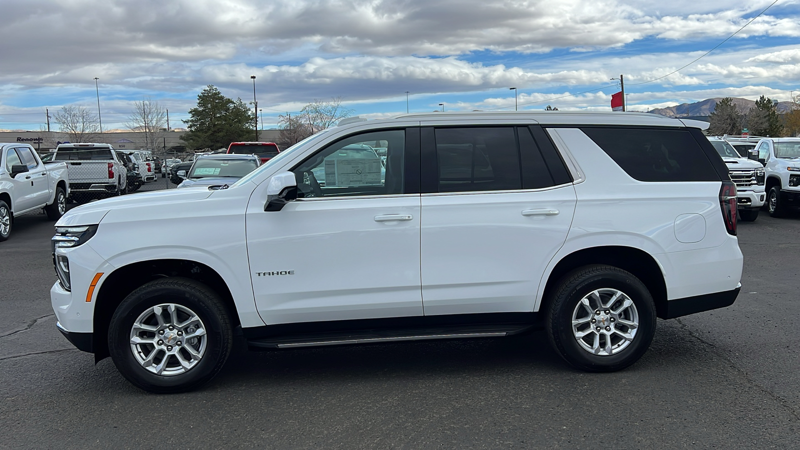 2025 Chevrolet Tahoe LS 8