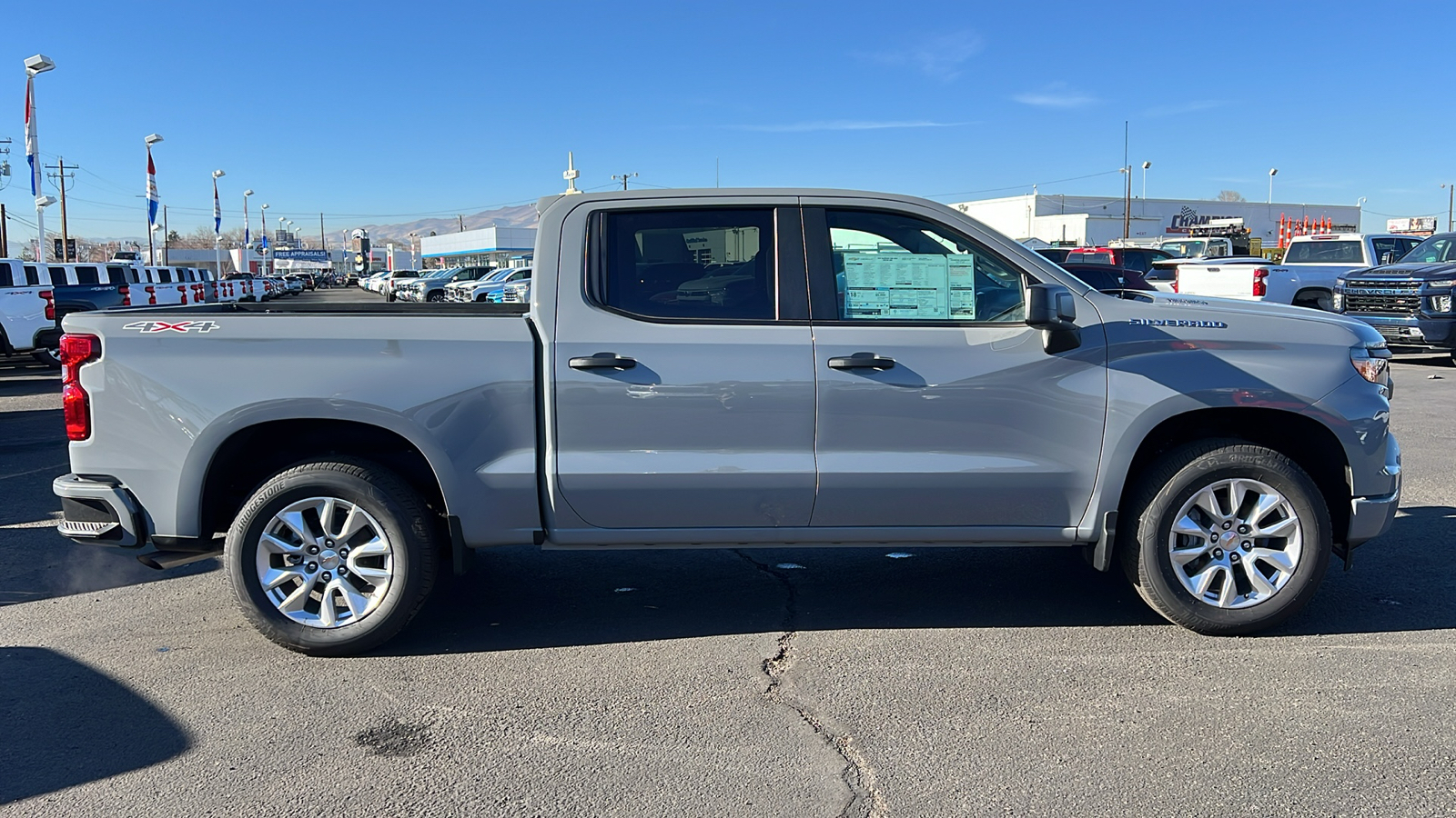 2025 Chevrolet Silverado 1500 Custom 4