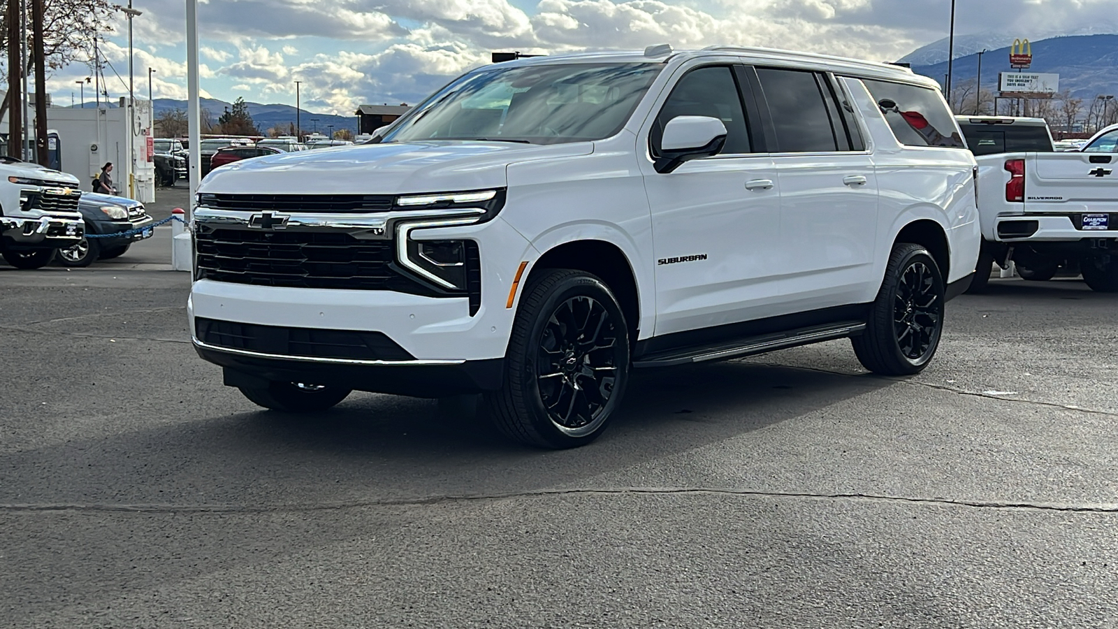 2025 Chevrolet Suburban LS 1