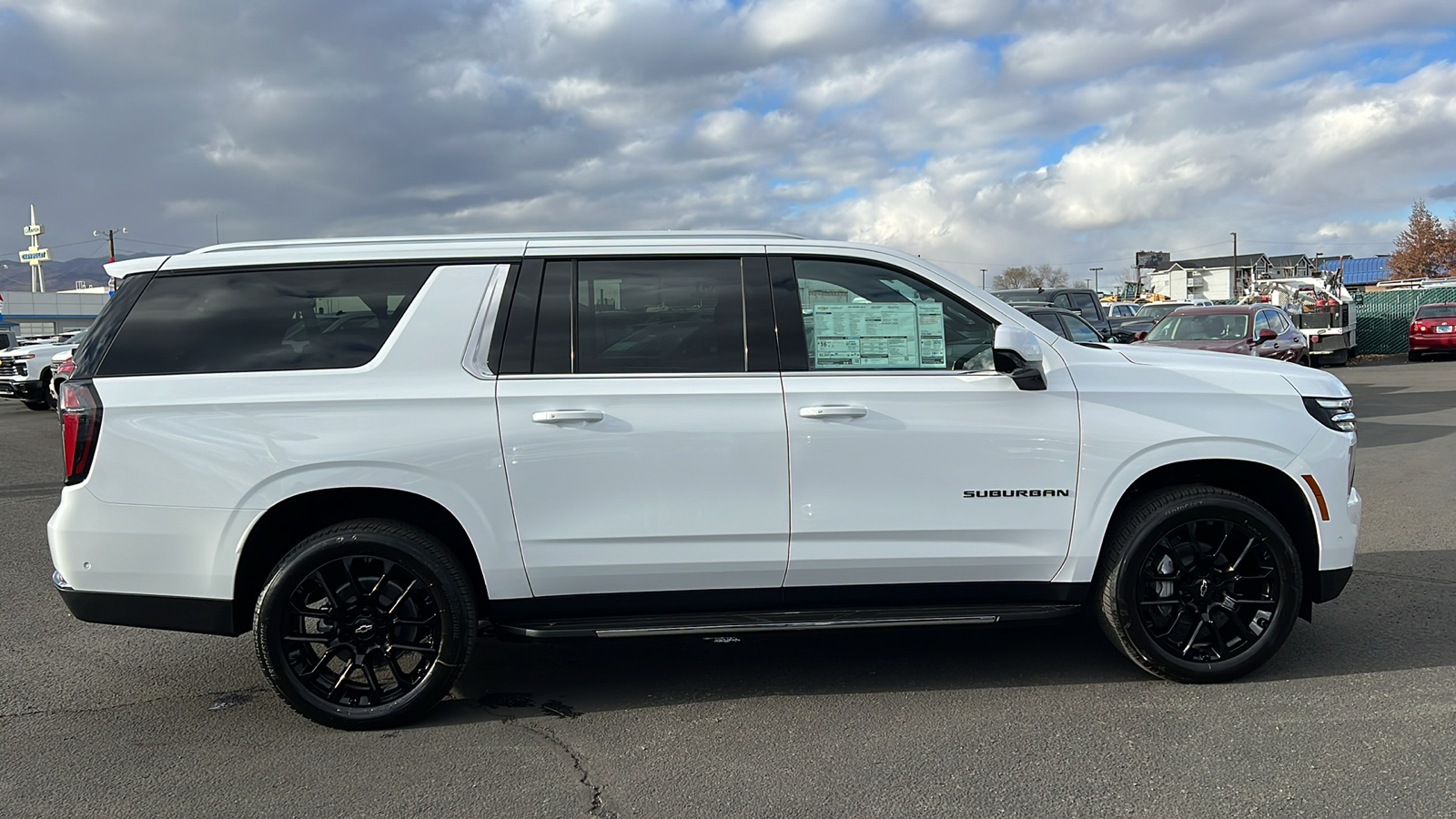 2025 Chevrolet Suburban LS 4