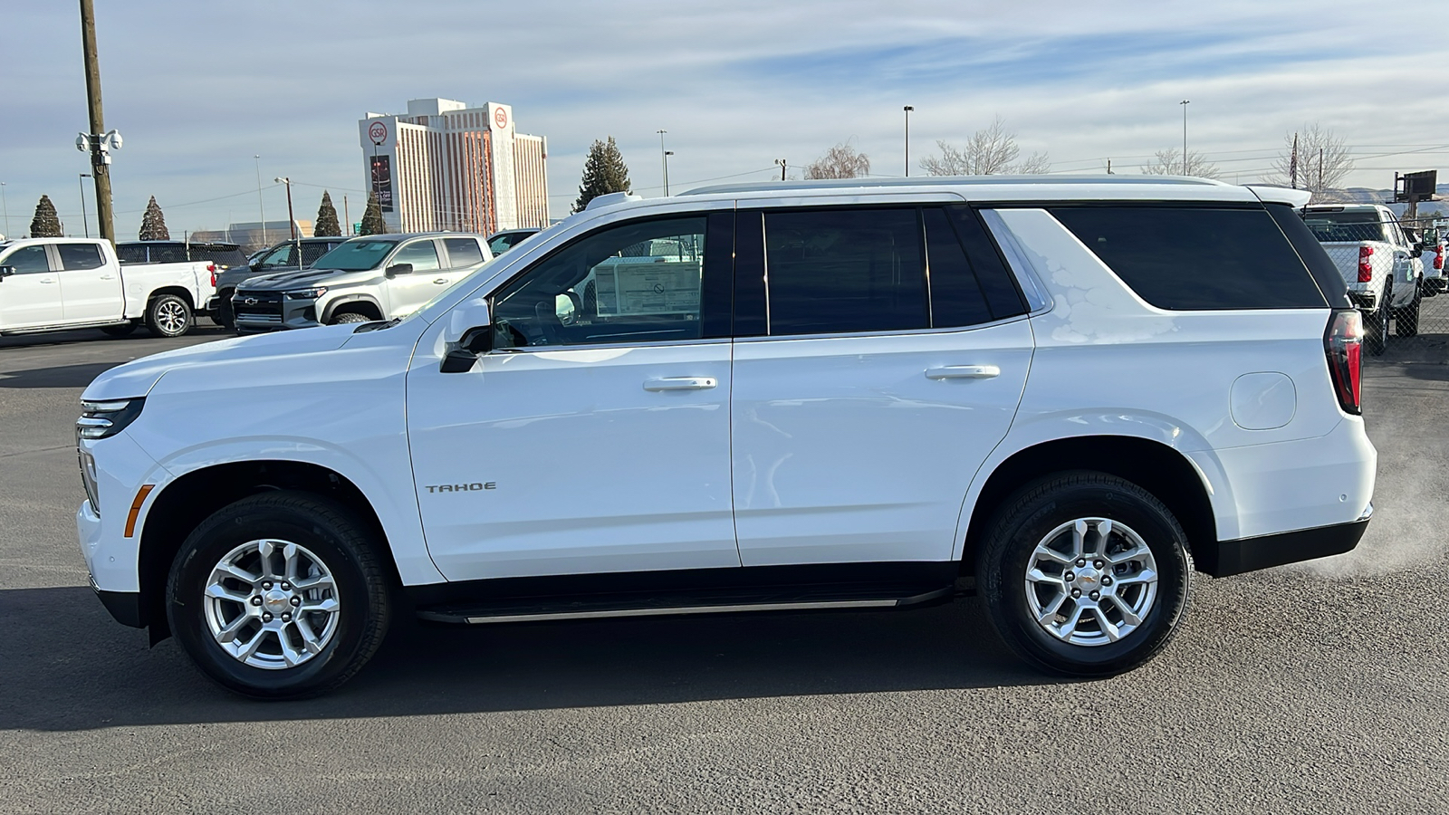 2025 Chevrolet Tahoe LS 8