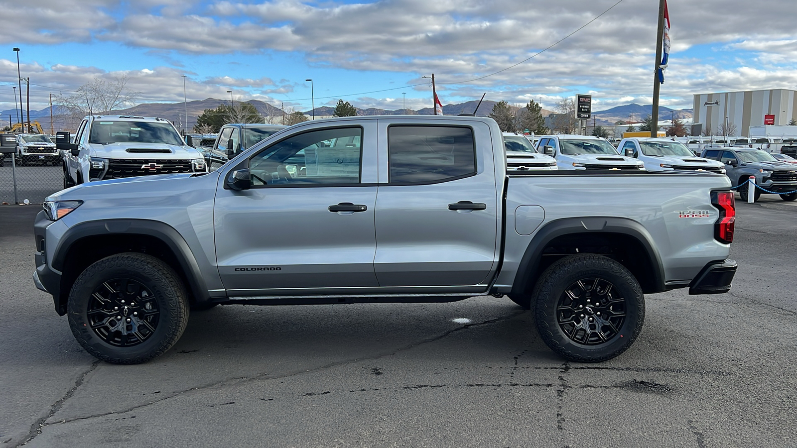 2025 Chevrolet Colorado 4WD Trail Boss 8