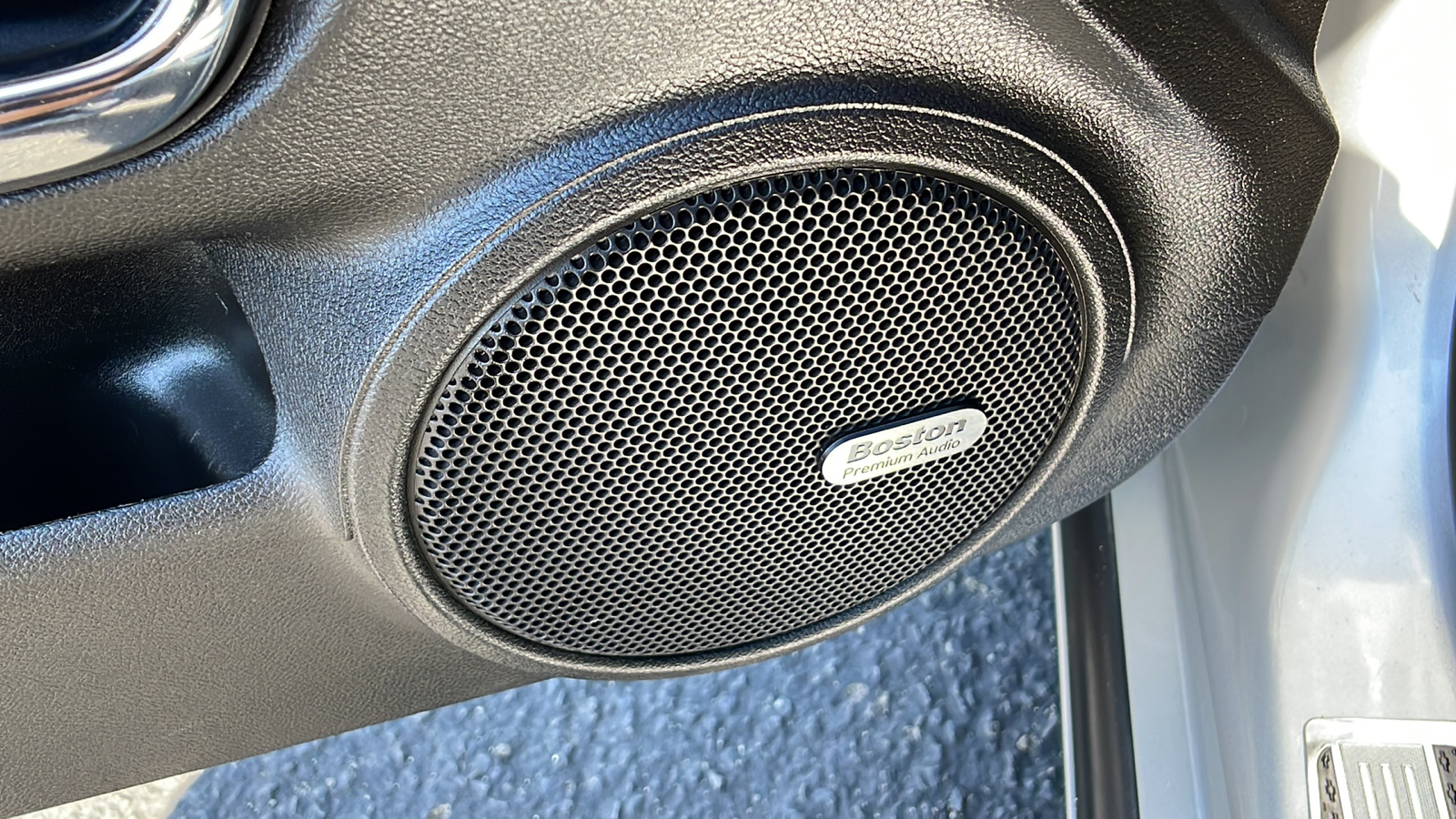 2015 Chevrolet Camaro  16