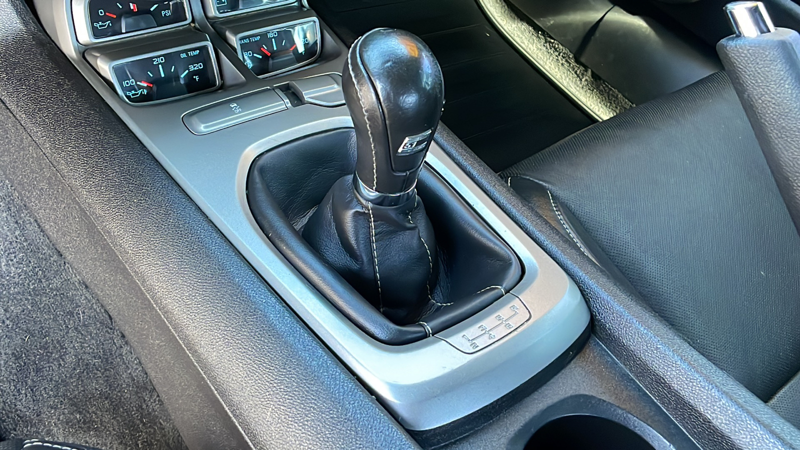 2015 Chevrolet Camaro  26