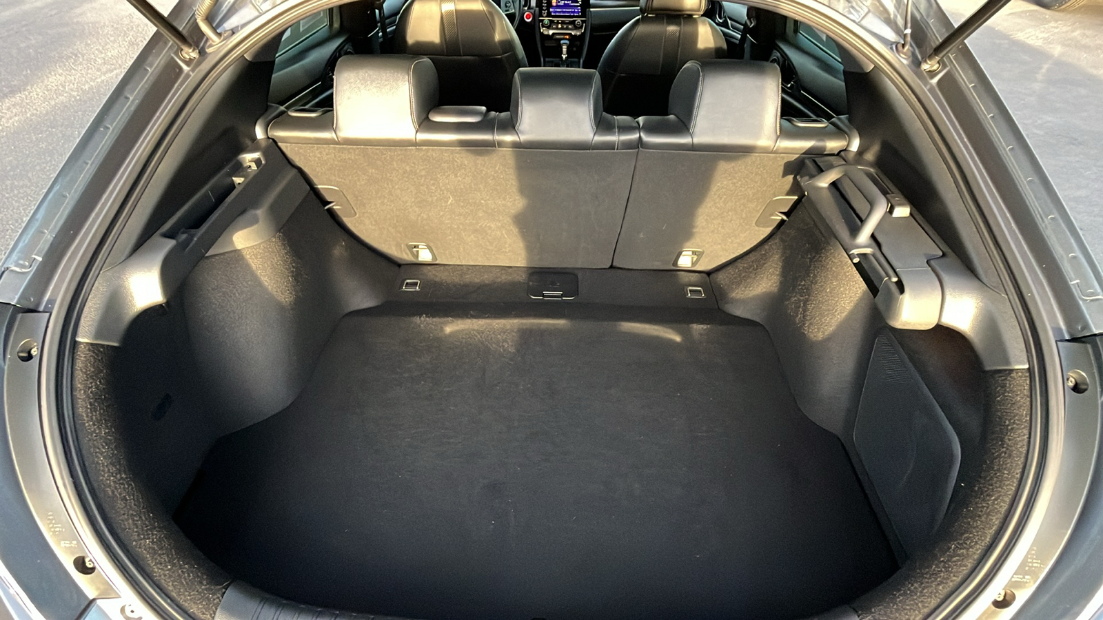 2019 Honda Civic Hatchback Sport Touring 11