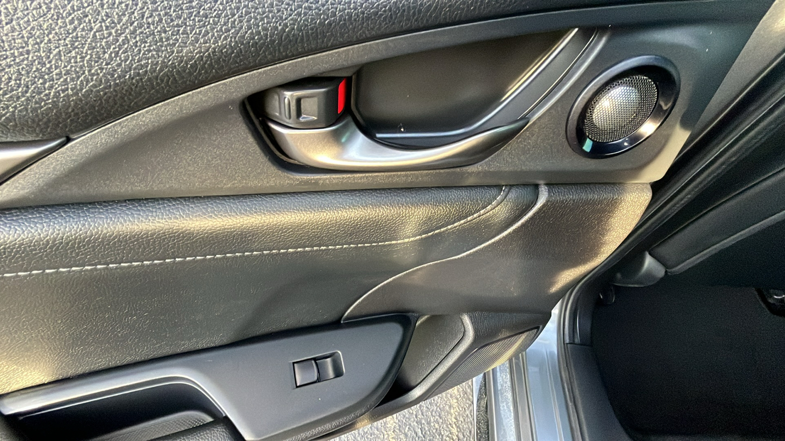2019 Honda Civic Hatchback Sport Touring 13