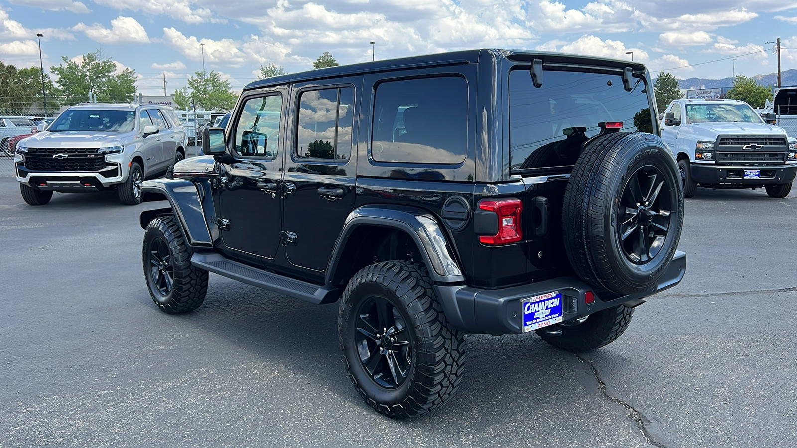 2020 Jeep Wrangler Unlimited Sahara Altitude 7