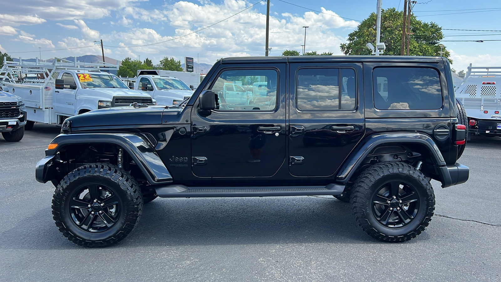 2020 Jeep Wrangler Unlimited Sahara Altitude 8