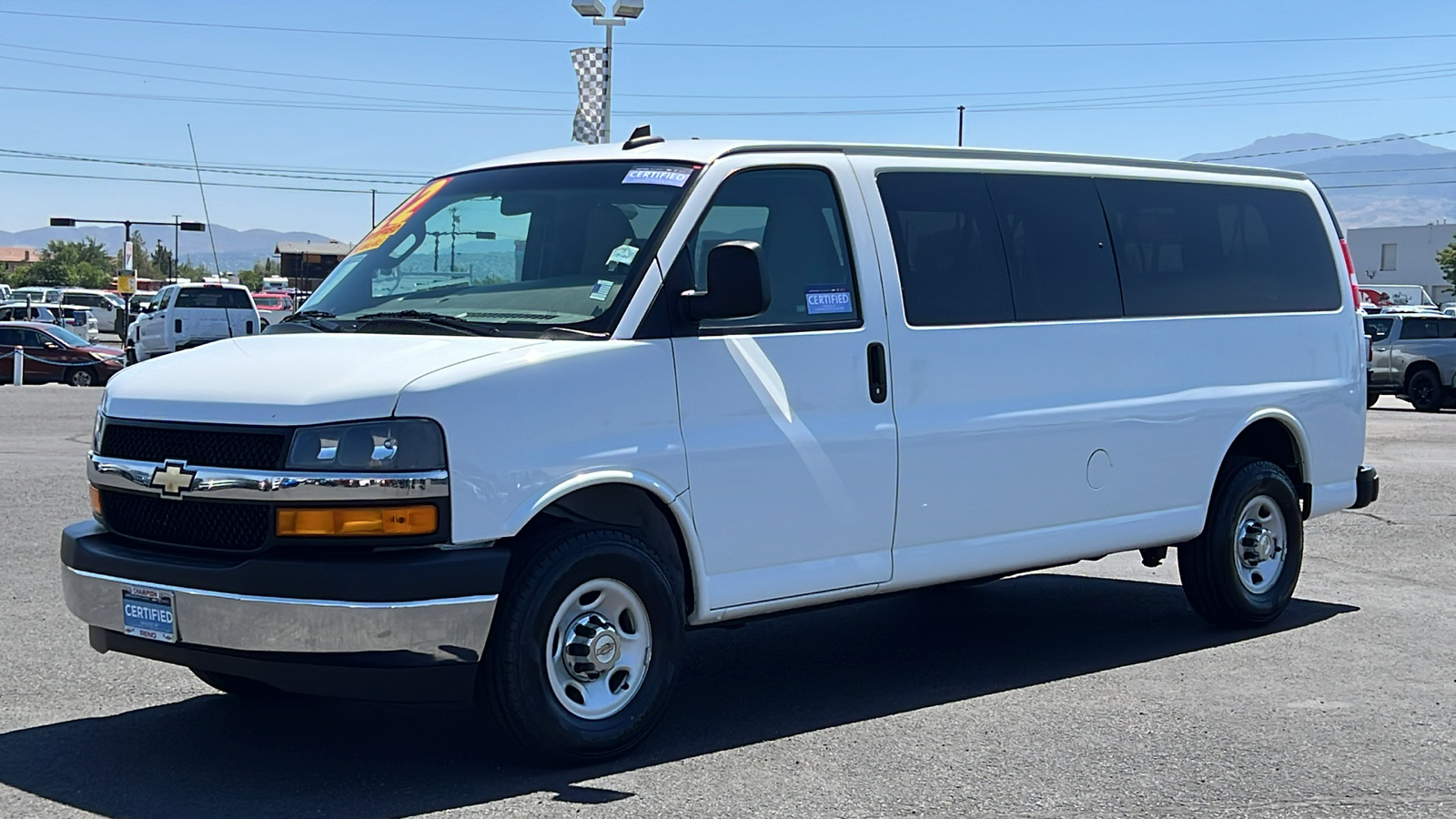 2022 Chevrolet Express Passenger LT 1