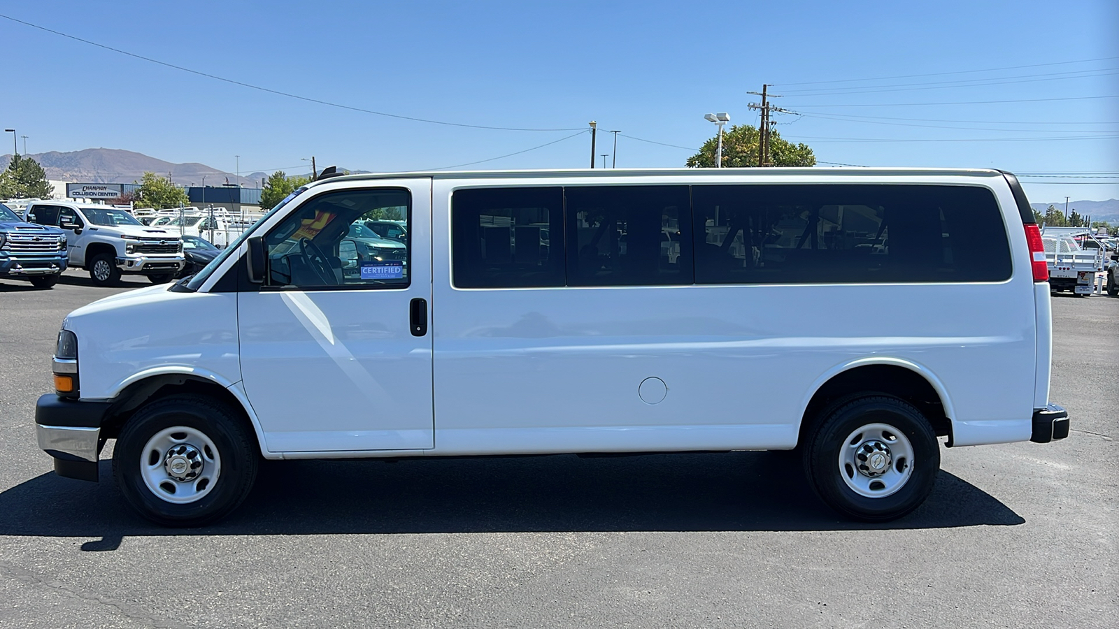 2022 Chevrolet Express Passenger LT 8