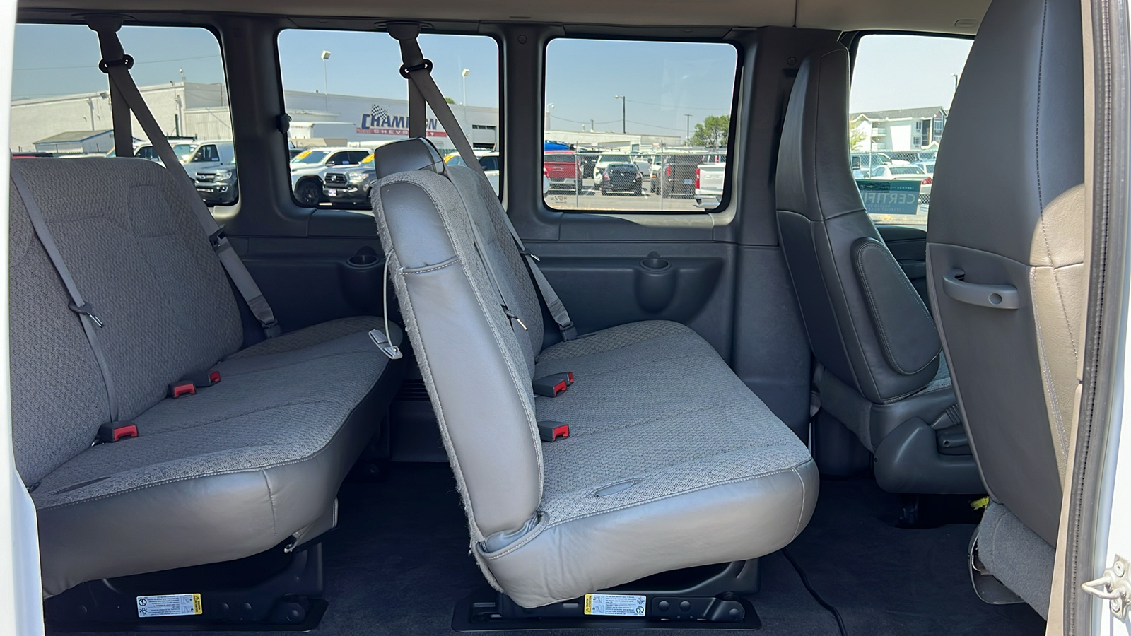 2022 Chevrolet Express Passenger LT 11