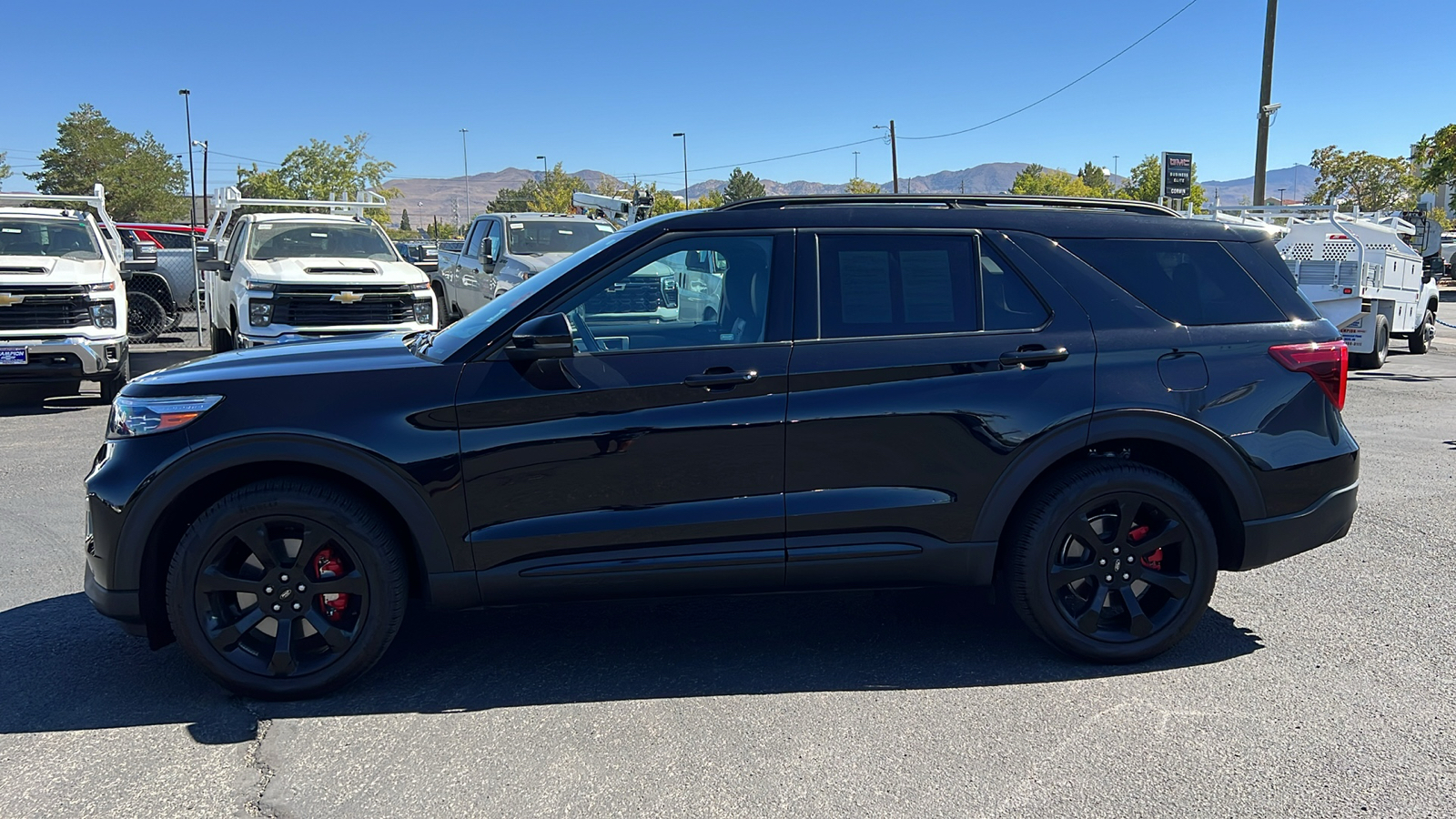 2023 Ford Explorer ST 8