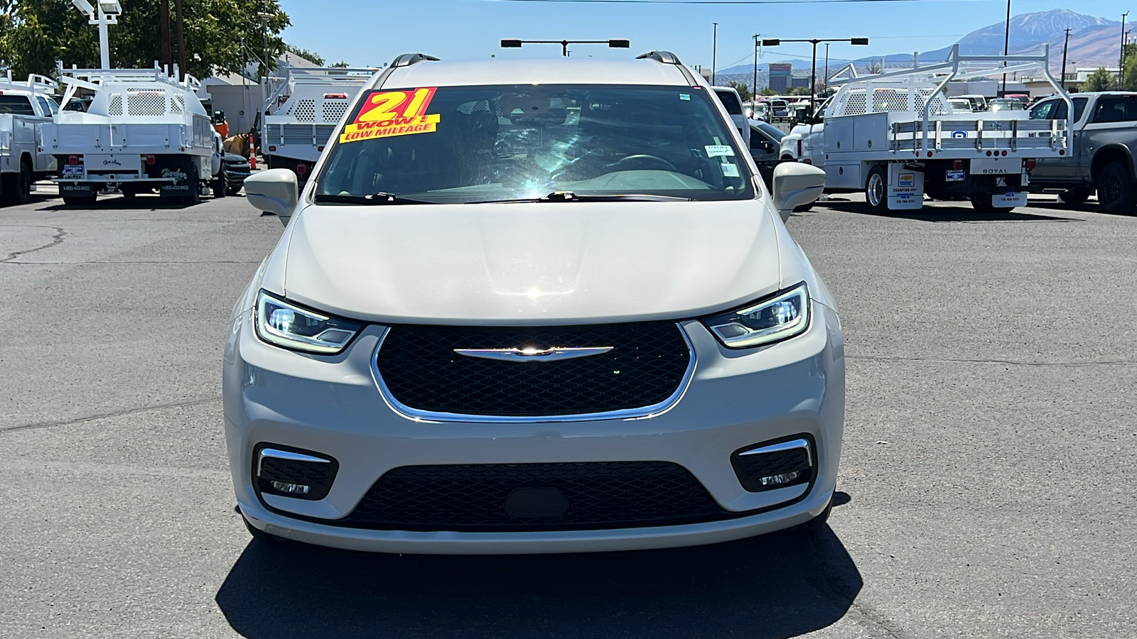 2021 Chrysler Pacifica Touring 2