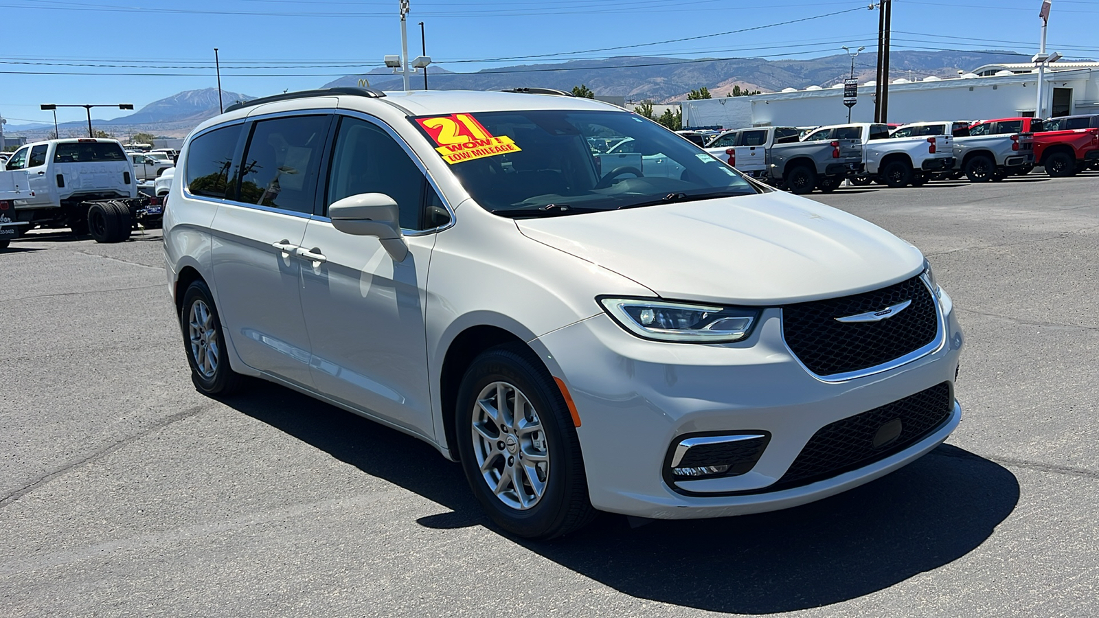 2021 Chrysler Pacifica Touring 3