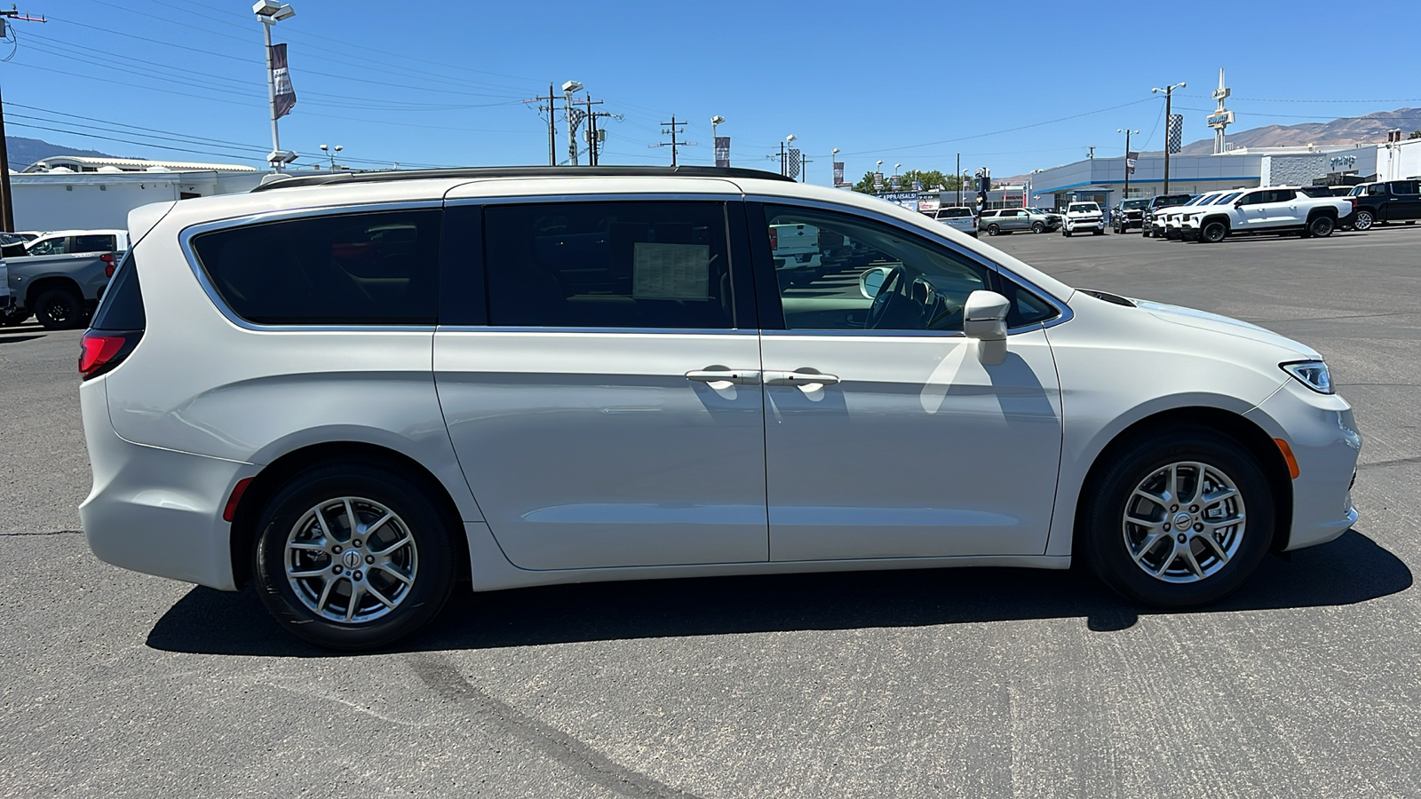 2021 Chrysler Pacifica Touring 4