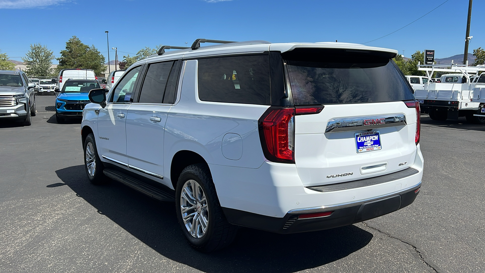 2023 GMC Yukon XL SLT 7