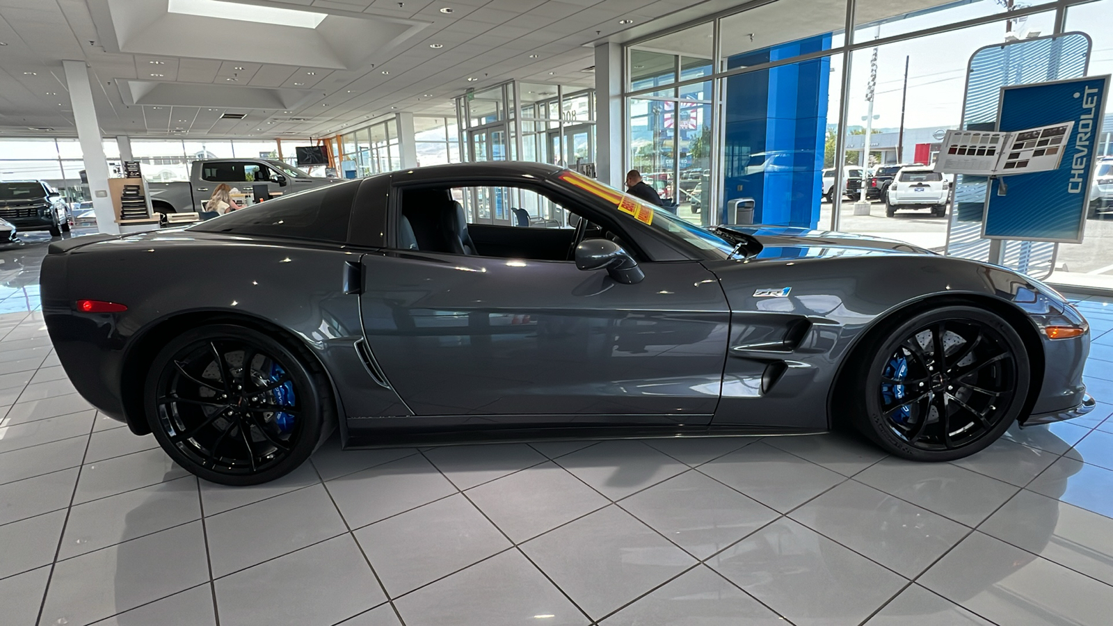 2010 Chevrolet Corvette ZR1 w/3ZR 5