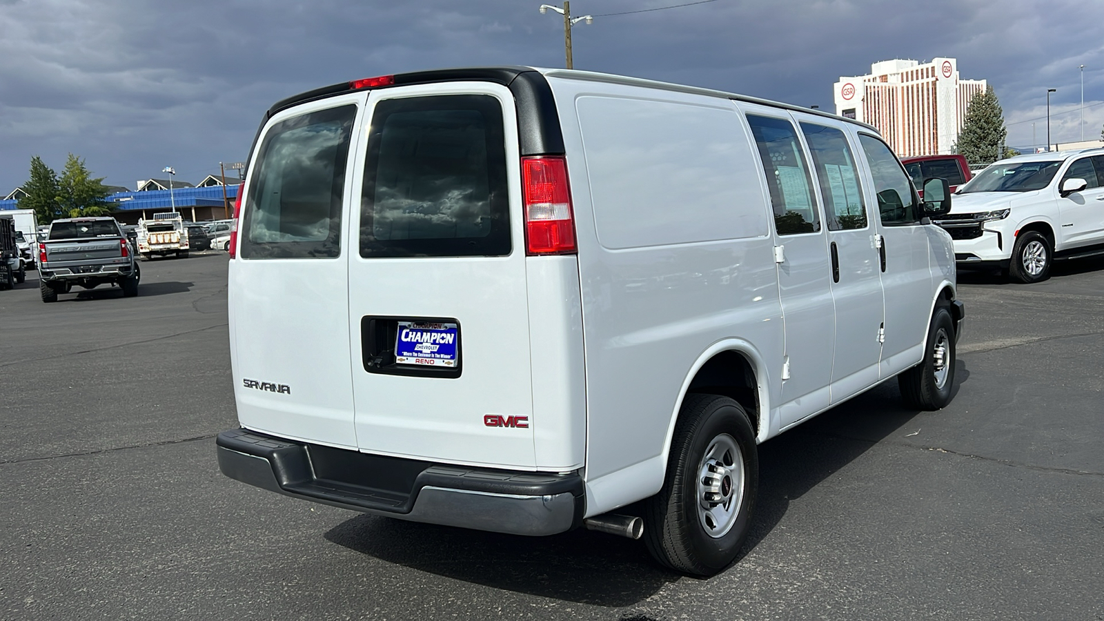 2021 GMC Savana Cargo Van  5