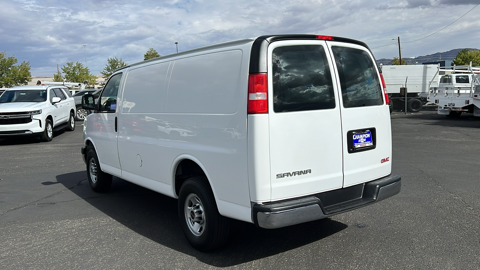 2021 GMC Savana Cargo Van  7