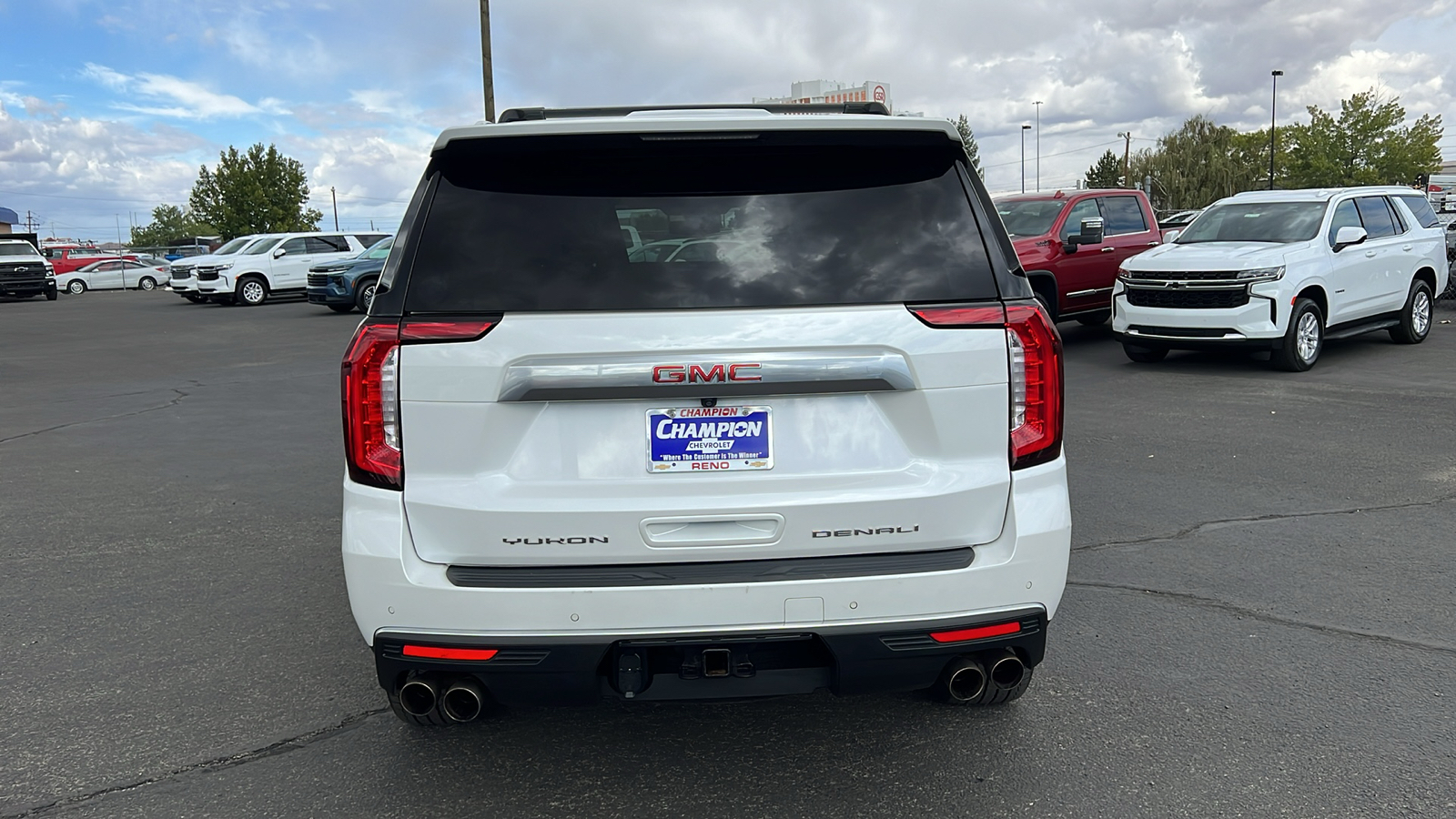 2022 GMC Yukon Denali 6