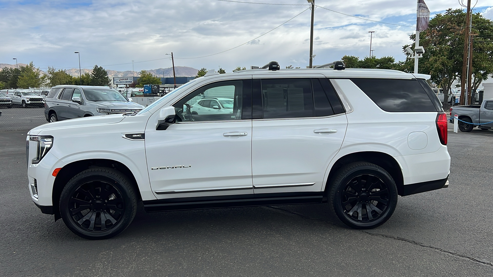 2022 GMC Yukon Denali 8