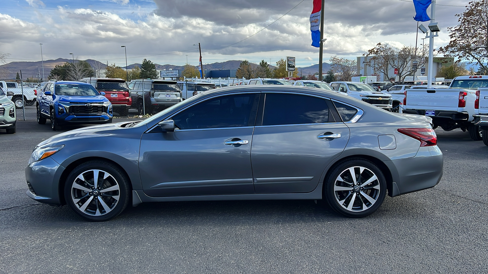 2017 Nissan Altima 2.5 SR 8