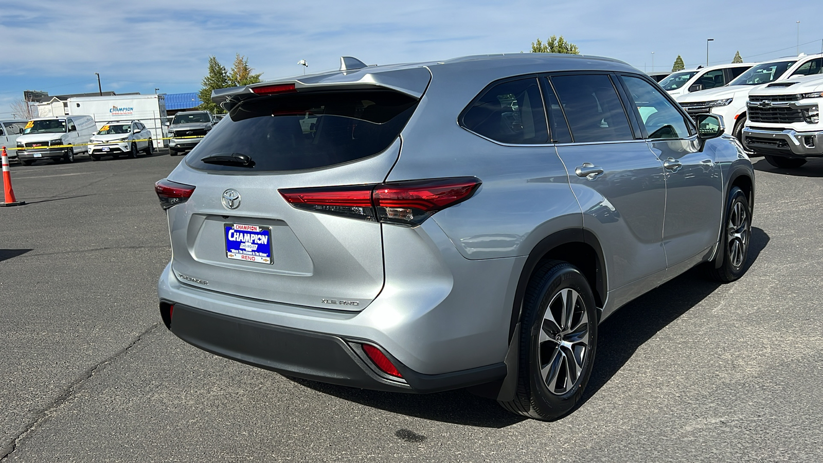 2022 Toyota Highlander XLE 5