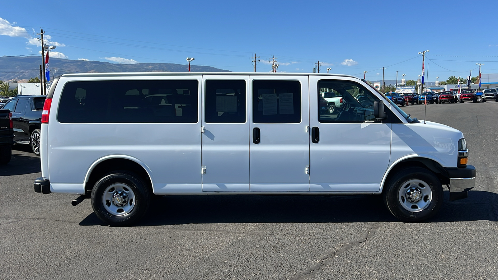 2024 Chevrolet Express Passenger LT 4