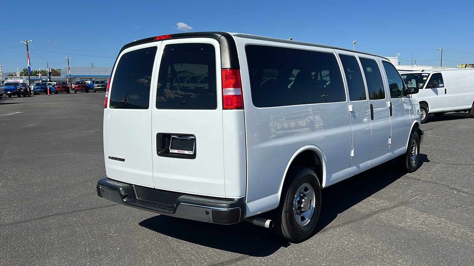 2024 Chevrolet Express Passenger LT 5