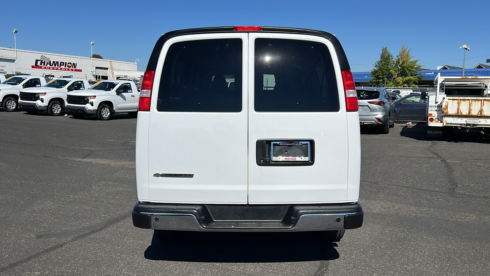 2024 Chevrolet Express Passenger LT 6