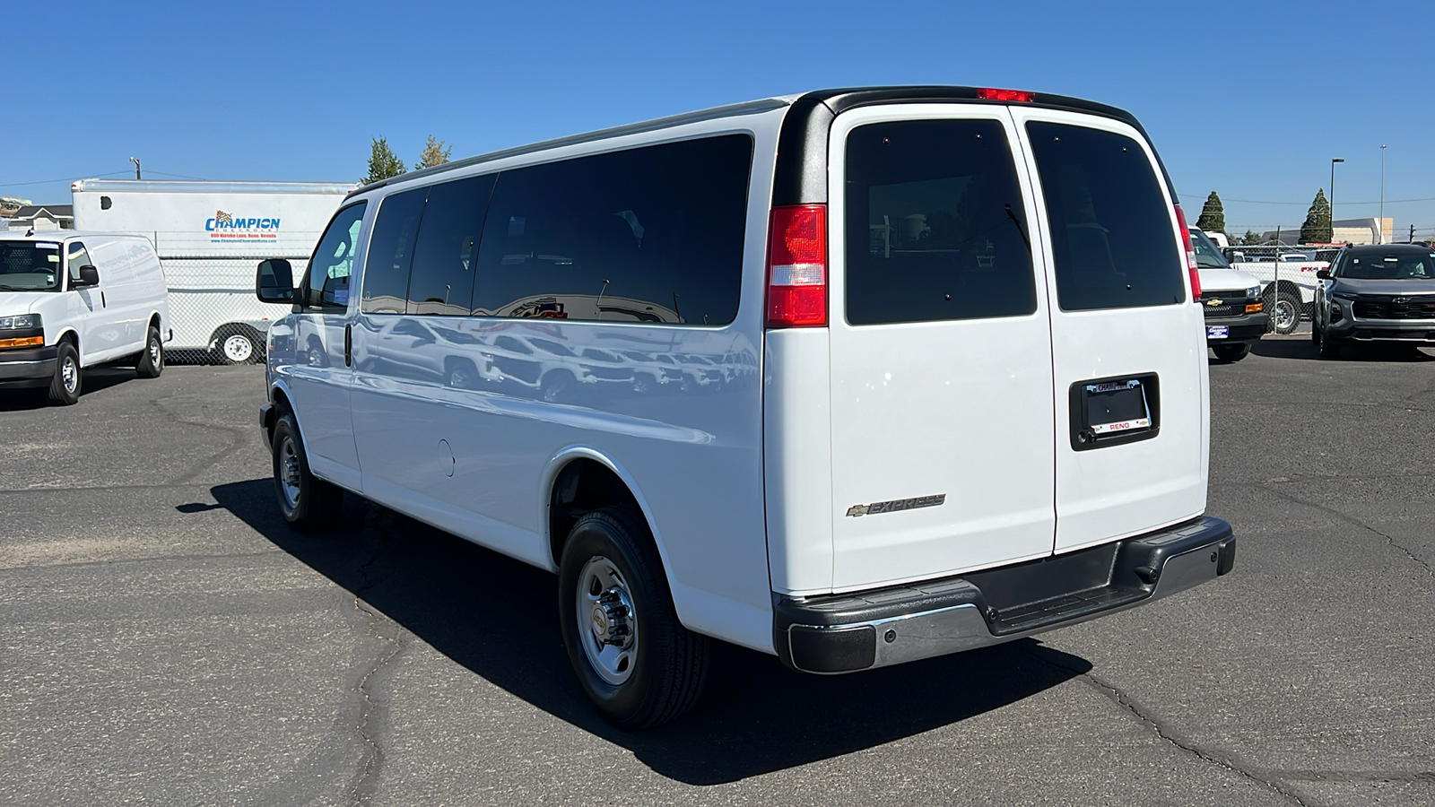 2024 Chevrolet Express Passenger LT 7