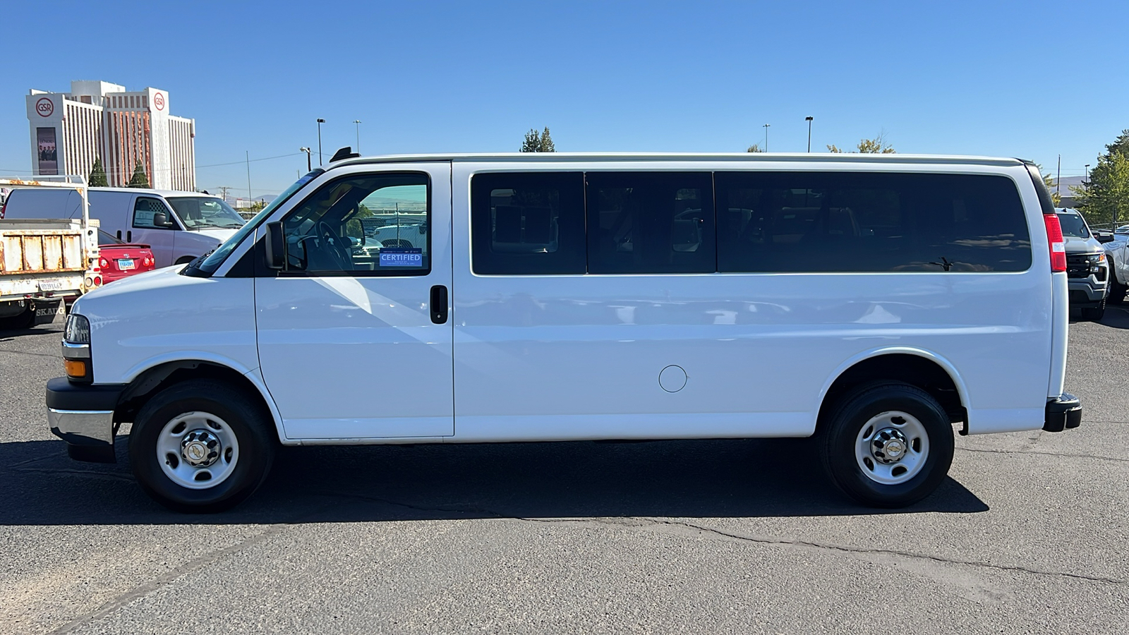 2024 Chevrolet Express Passenger LT 8