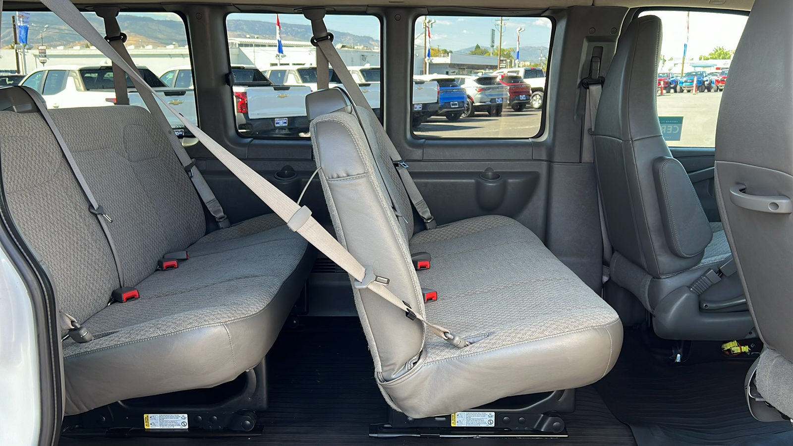 2024 Chevrolet Express Passenger LT 12