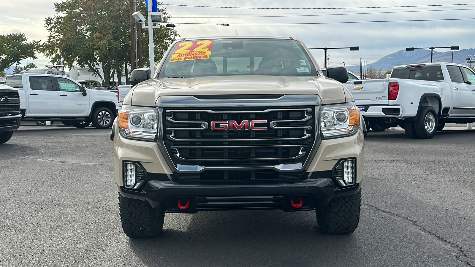 2022 GMC Canyon 4WD AT4 w/Cloth 2