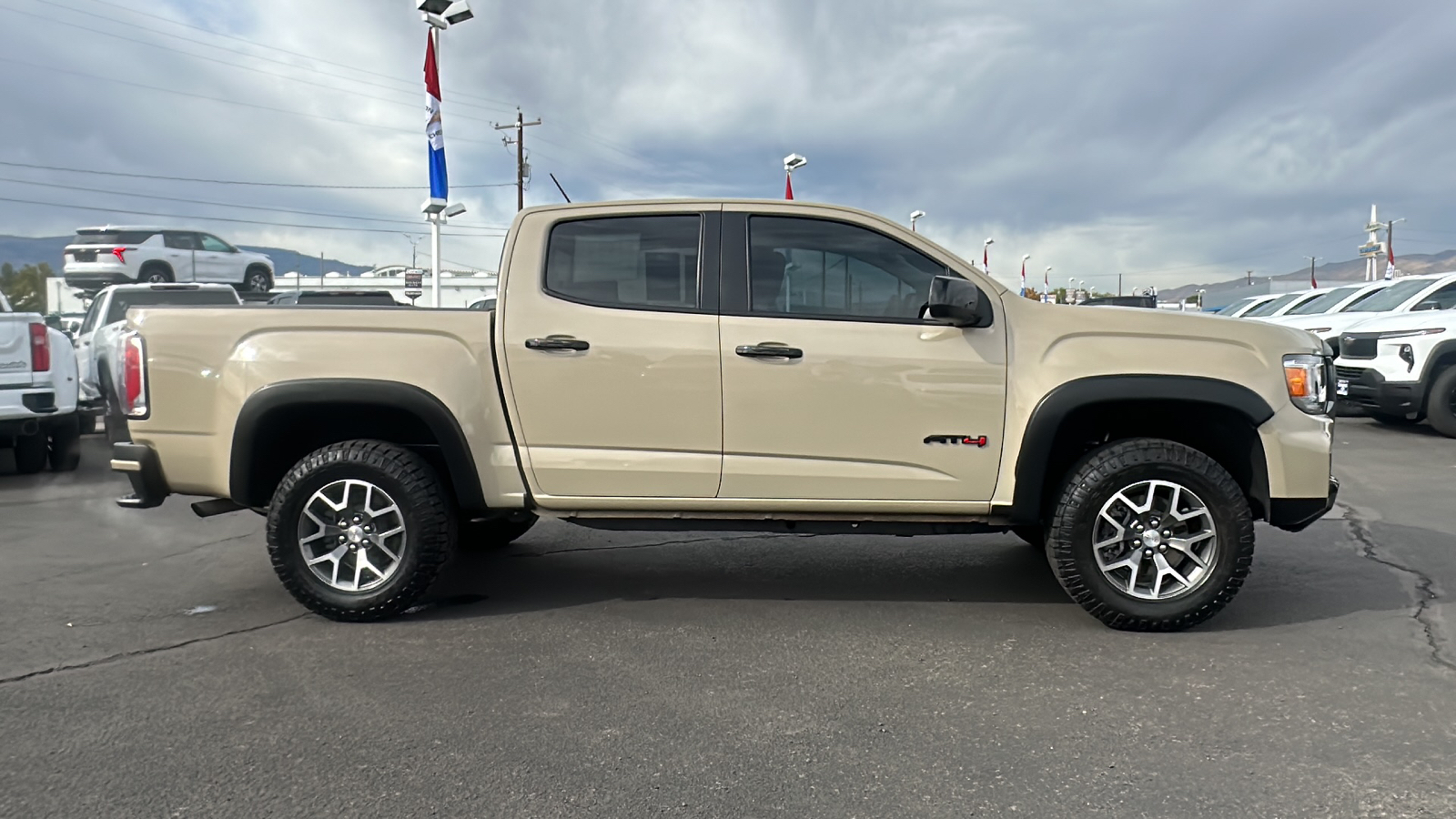 2022 GMC Canyon 4WD AT4 w/Cloth 4