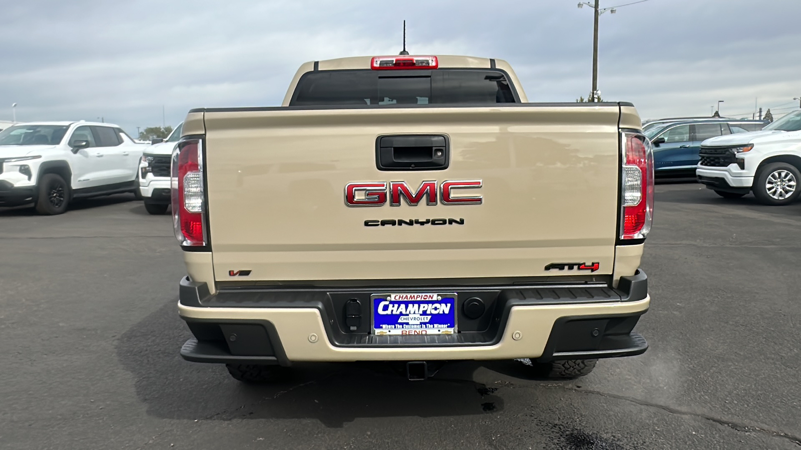 2022 GMC Canyon 4WD AT4 w/Cloth 6