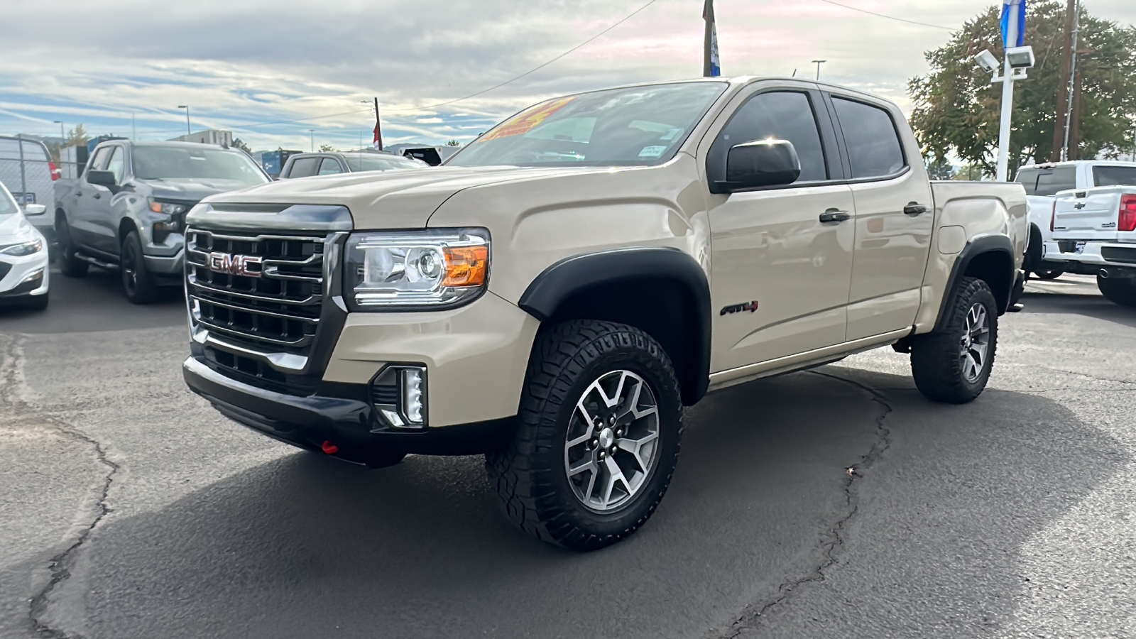 2022 GMC Canyon 4WD AT4 w/Cloth 9