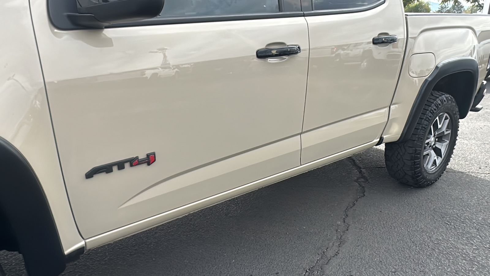 2022 GMC Canyon 4WD AT4 w/Cloth 12