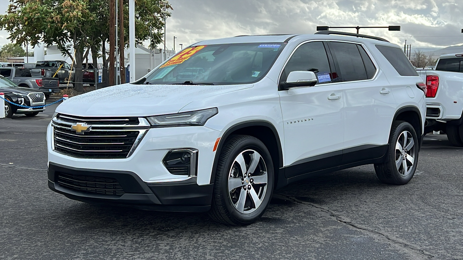 2023 Chevrolet Traverse LT Leather 1