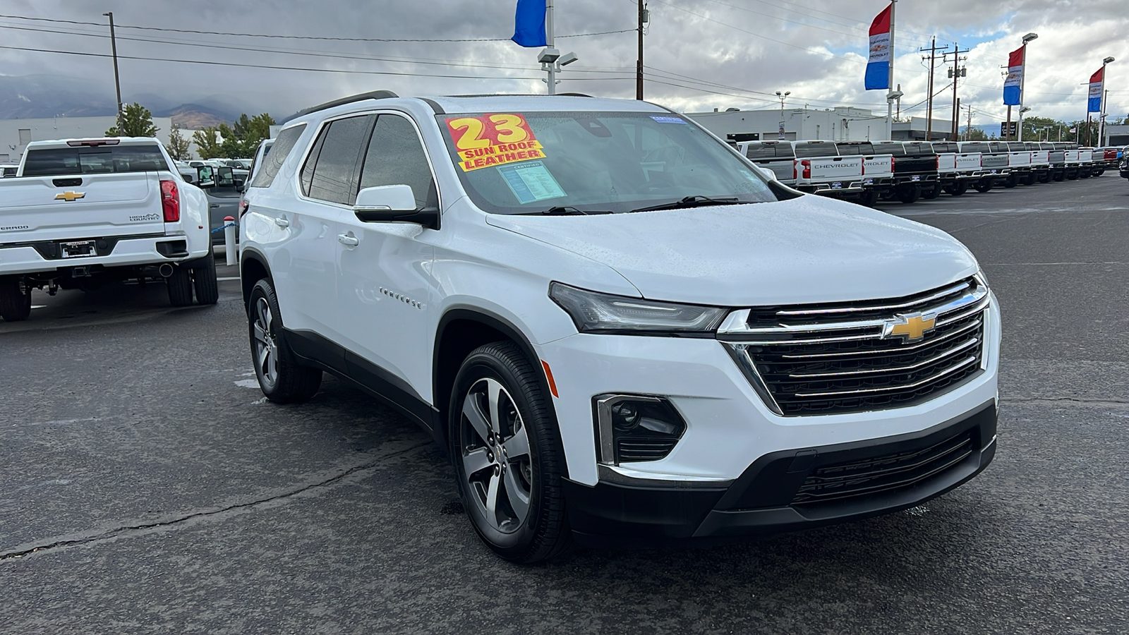 2023 Chevrolet Traverse LT Leather 3