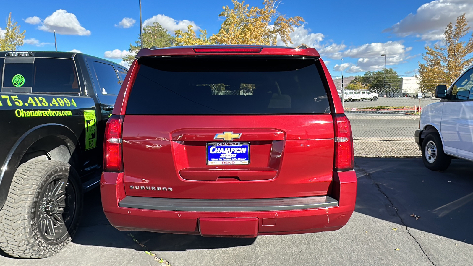 2018 Chevrolet Suburban LT 2