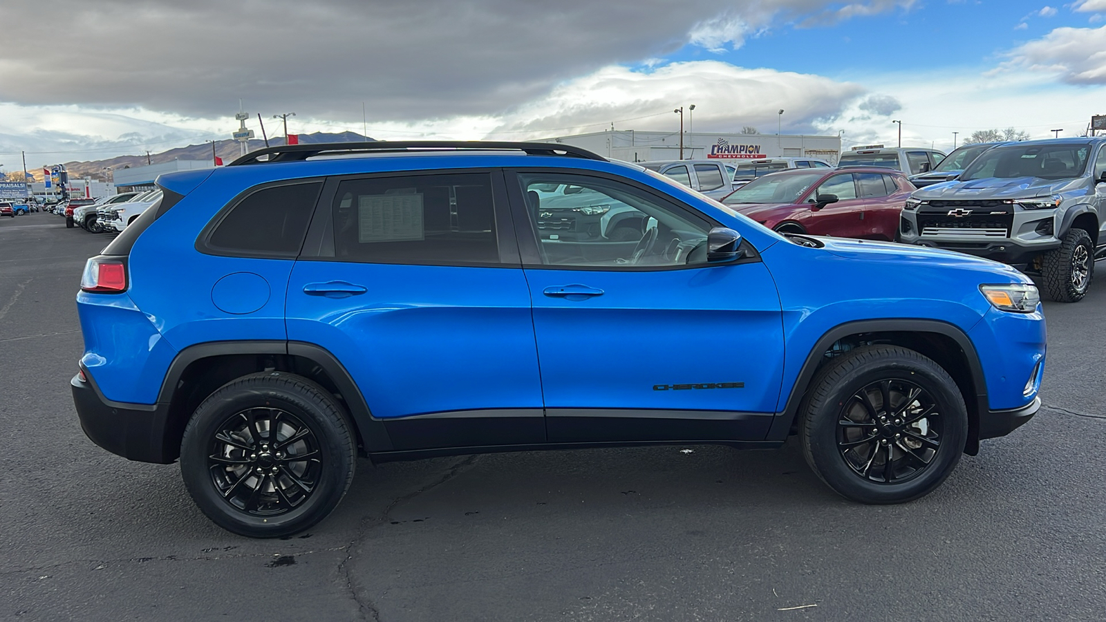 2023 Jeep Cherokee Altitude Lux 4