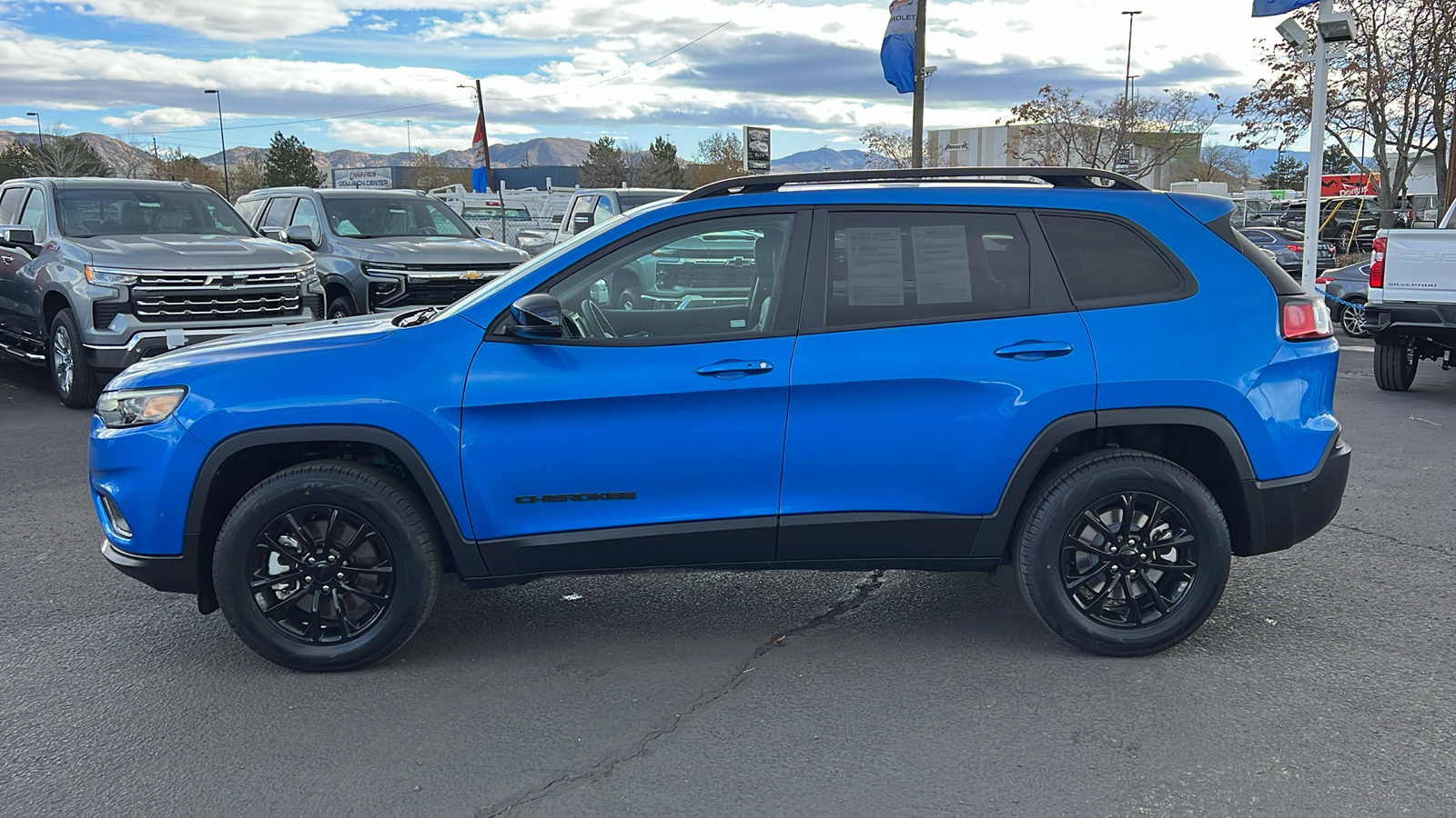 2023 Jeep Cherokee Altitude Lux 8